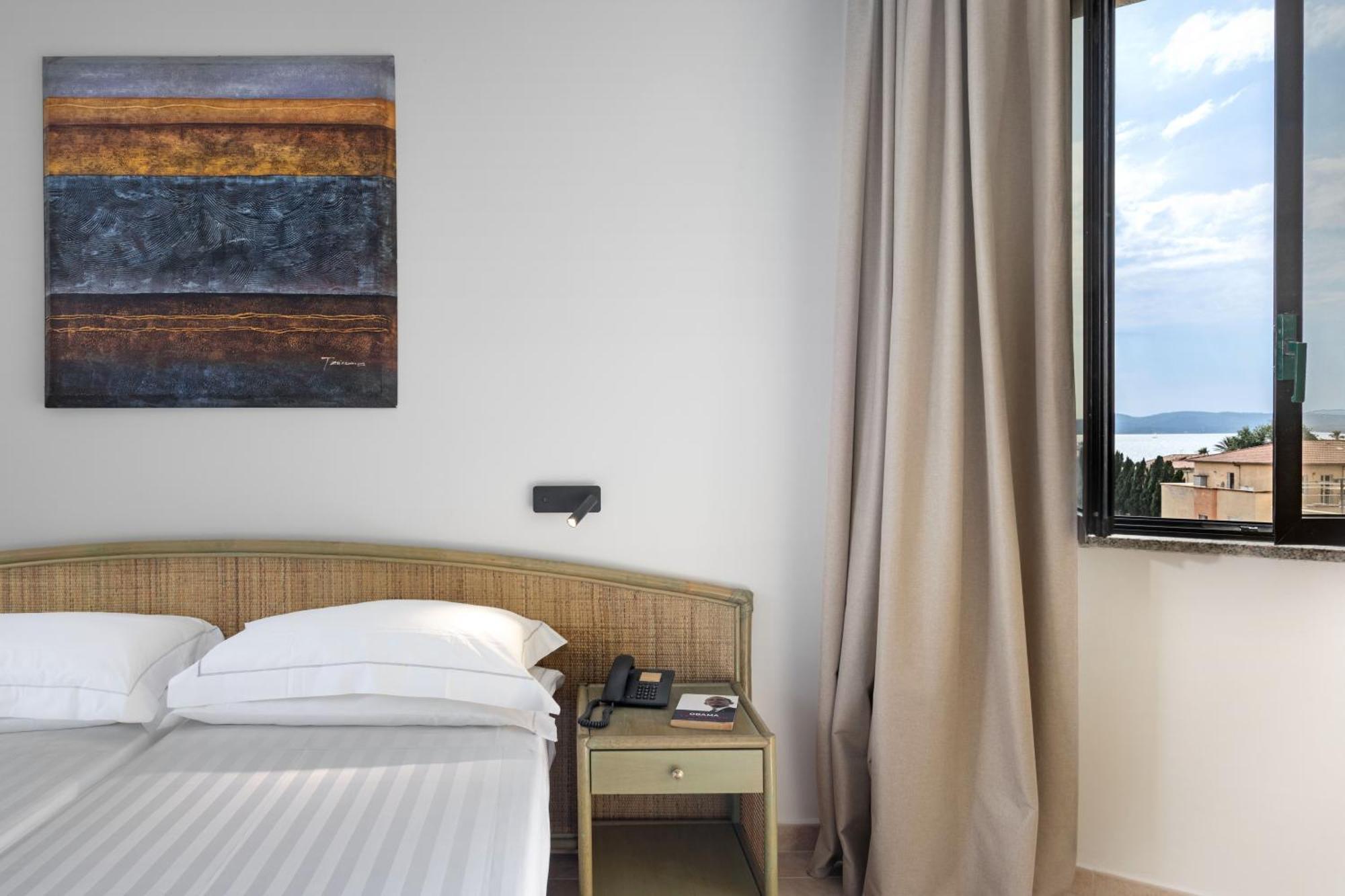 Double or Twin Room Sea View